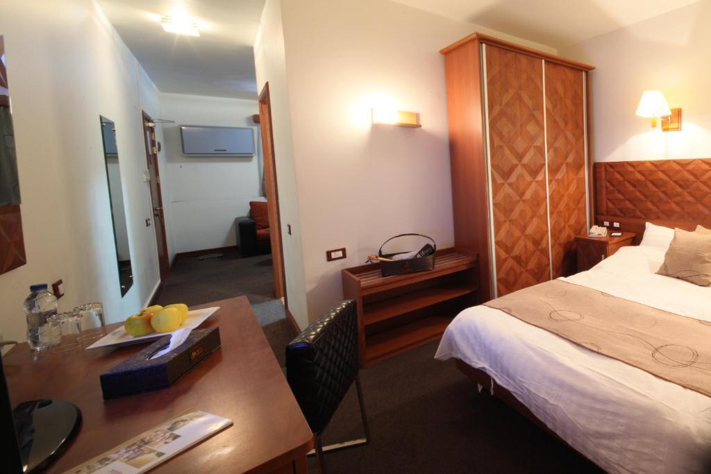 Plasma Hotel Tripoli Phòng bức ảnh